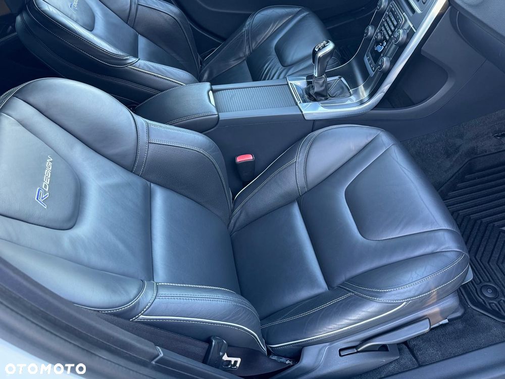 Volvo V60 D4 Drive-E R-Design Summum - 23