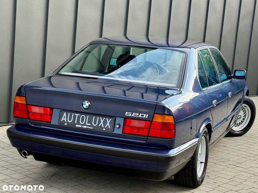 BMW Seria 5 520i - 29