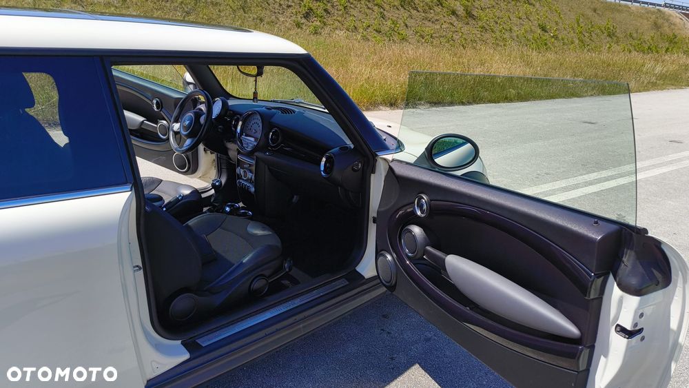 MINI Cooper Standard - 10
