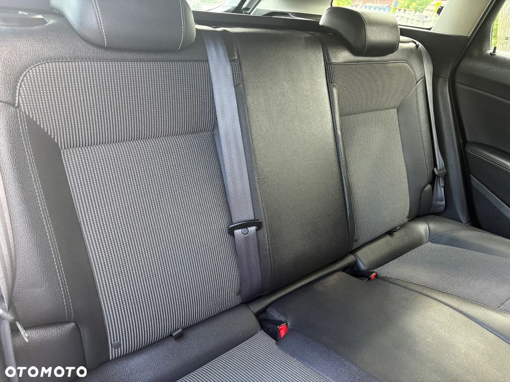 Opel Astra 1.4 Turbo Cosmo - 24