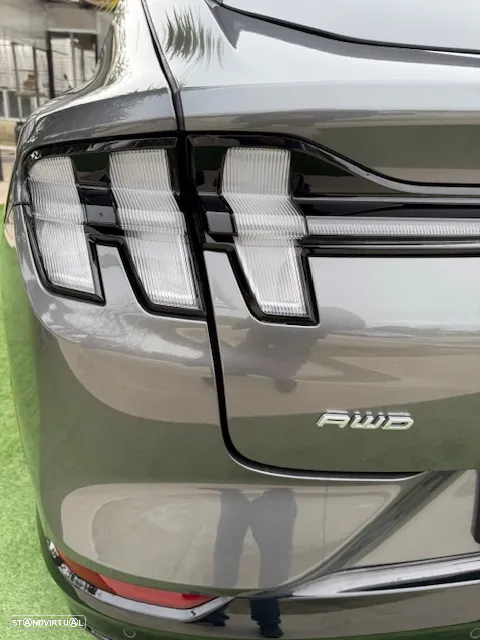 Ford Mustang Mach-E AWD PREMIUM - 20
