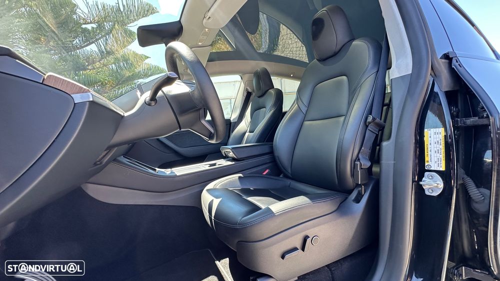 Tesla Model Y Performance Dual Motor AWD - 27