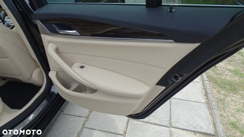 BMW Seria 5 520d xDrive Luxury Line - 24