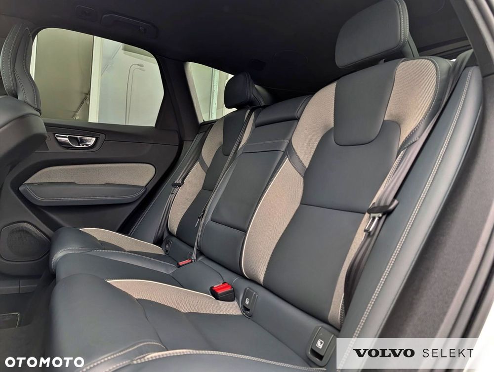 Volvo XC 60 - 38