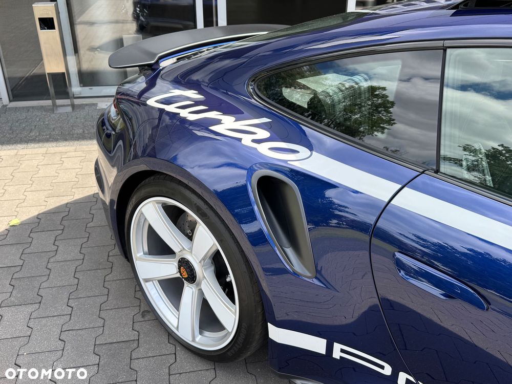 Porsche 911 Turbo 50 Years - 22