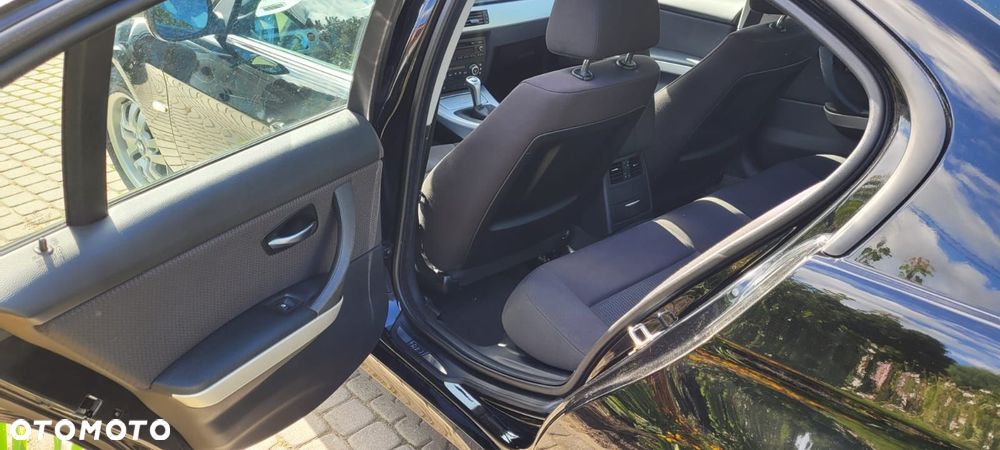 BMW Seria 3 318i - 11