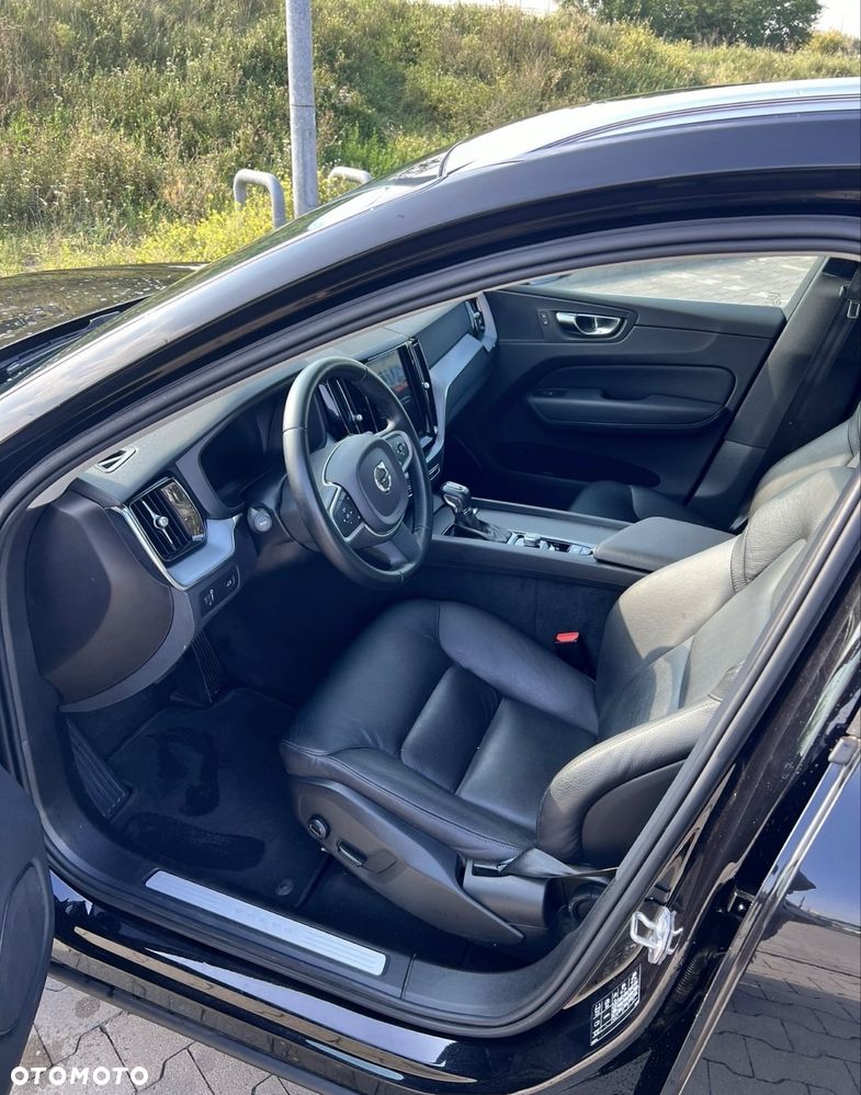 Volvo XC 60 D4 AWD Momentum - 8