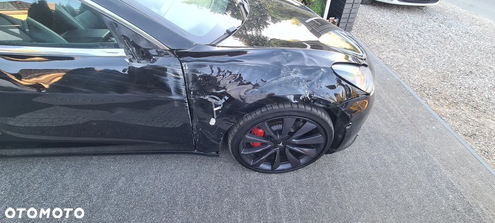 Tesla Model 3 - 10