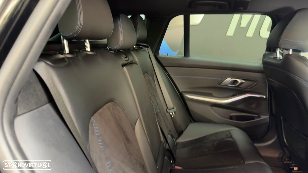 BMW 330 e Pack Desportivo M Pro Auto - 39