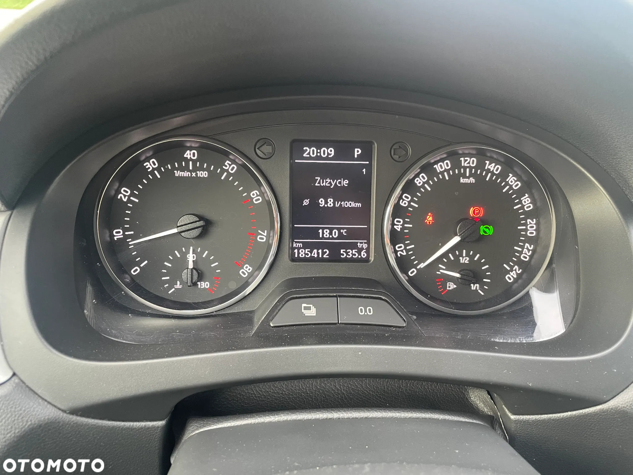 Skoda RAPID 1.4 TSI Elegance DSG - 11