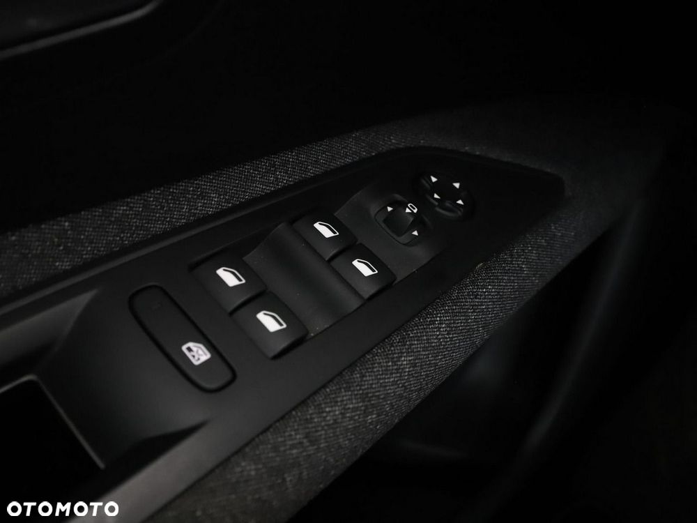 Peugeot 3008 1.2 PureTech Active S&S EAT8 - 38
