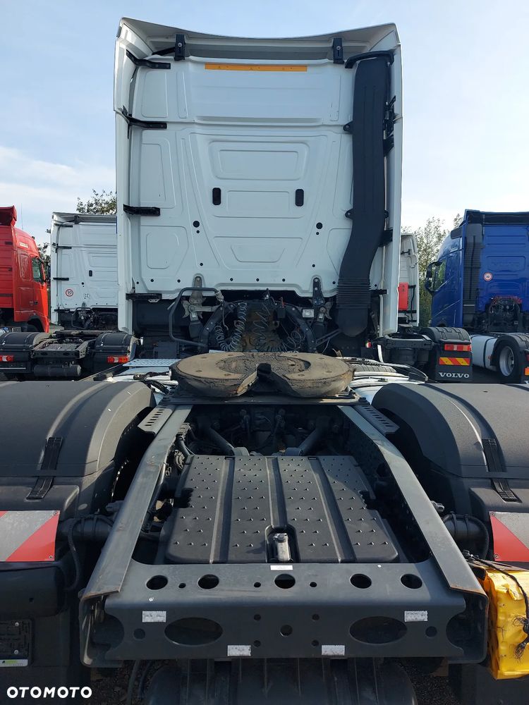 Mercedes-Benz MP-5-1845 - 13