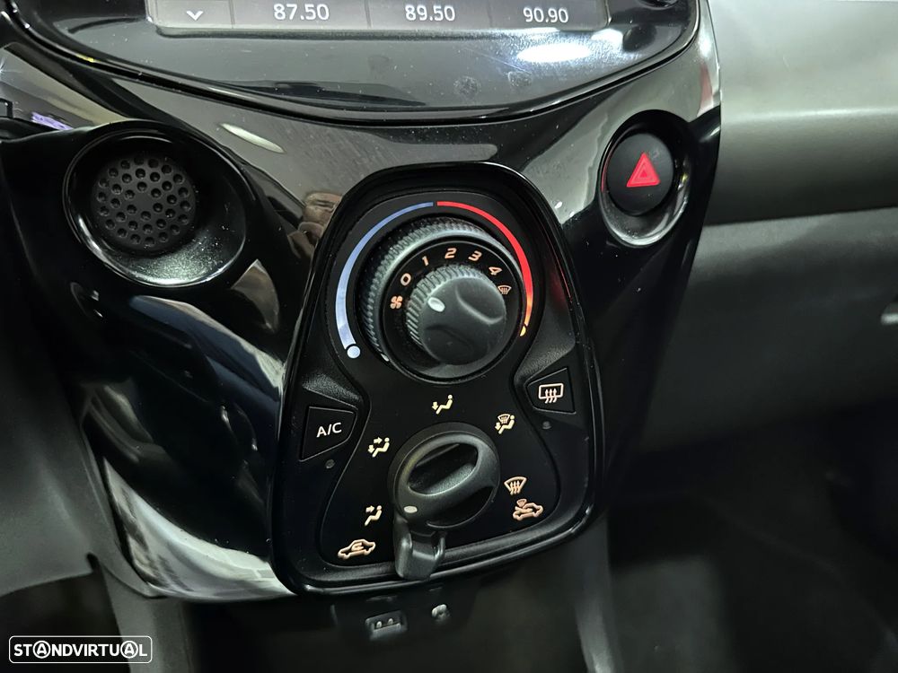 Peugeot 108 1.0 VTi Allure - 21
