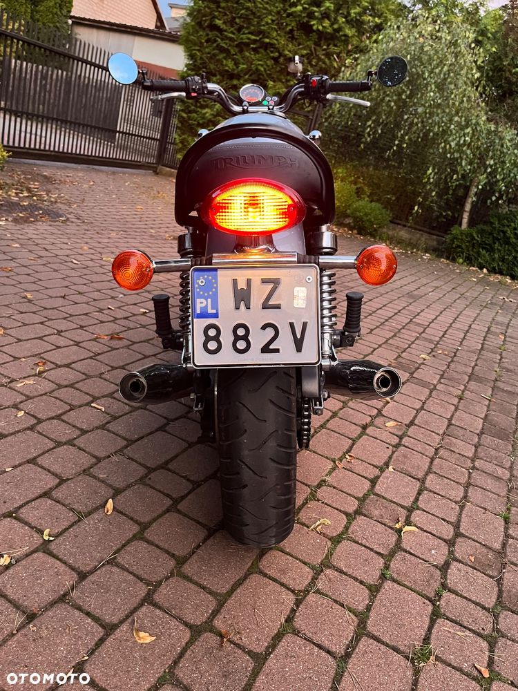 Triumph Bonneville - 3