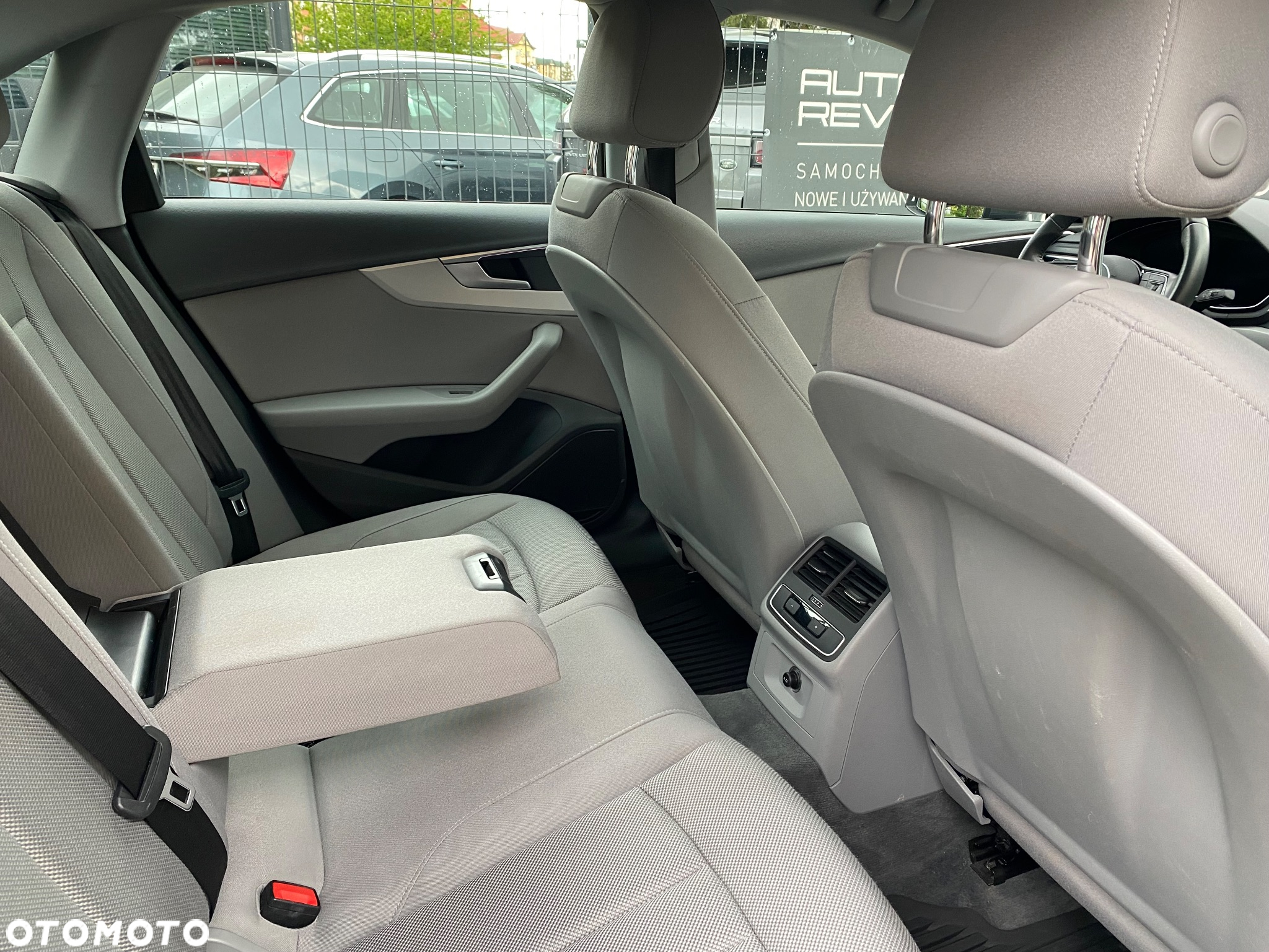 Audi A4 35 TDI S tronic - 14