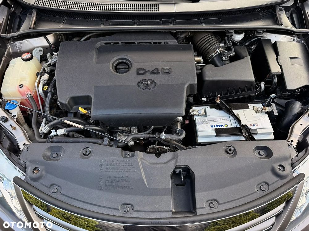 Toyota Avensis 2.0 D-4D Premium - 23