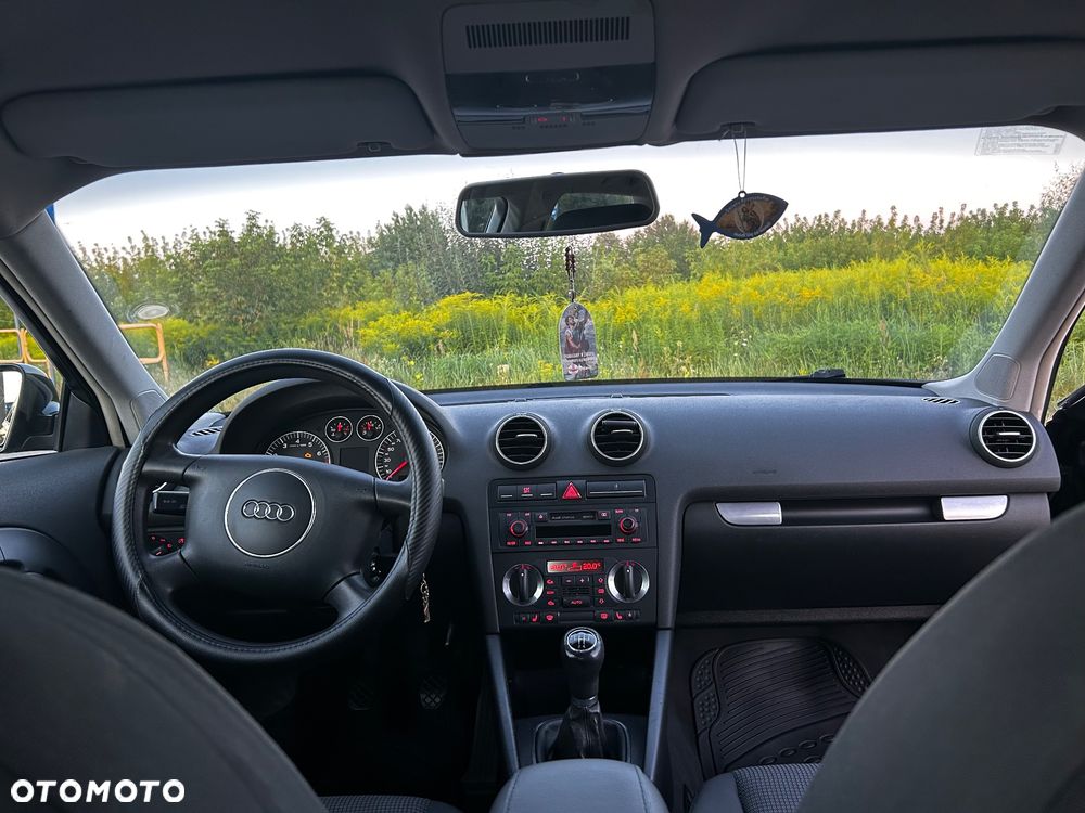 Audi A3 3-drzwiowe 1.6 Ambiente - 11