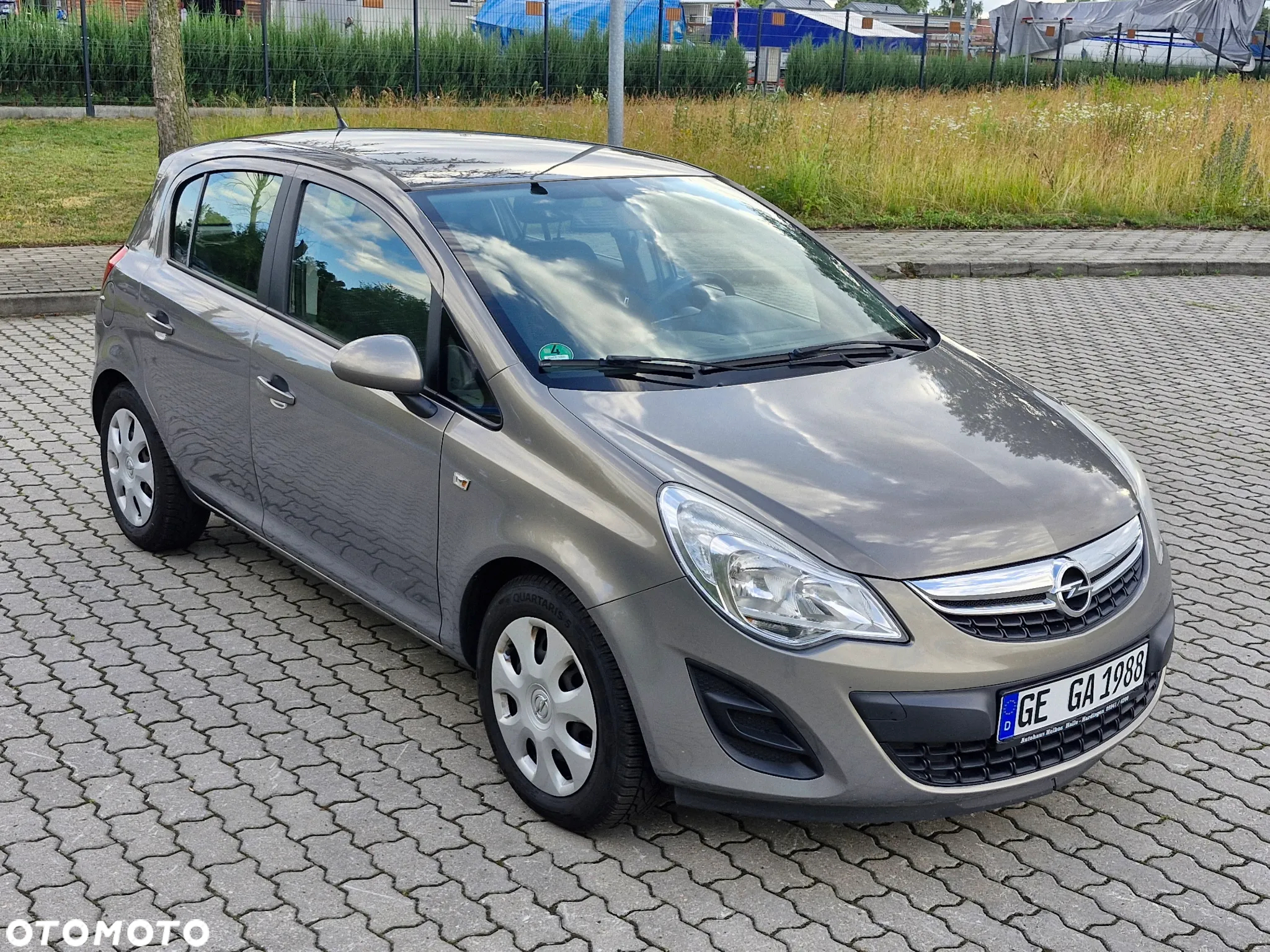 Opel Corsa 1.2 16V Cosmo - 9