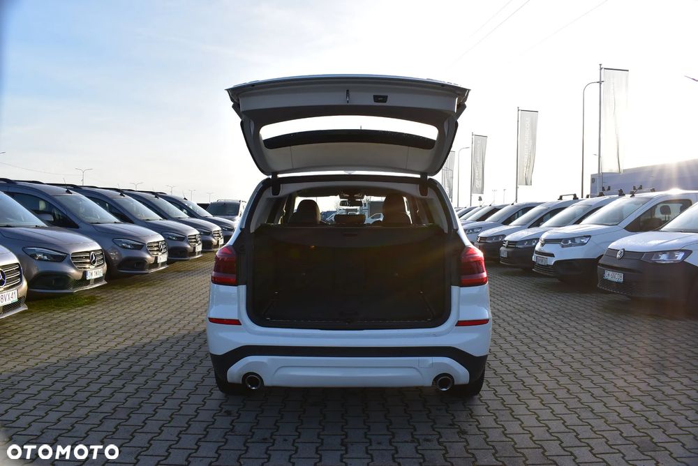 BMW X3 xDrive20i GPF Advantage - 13