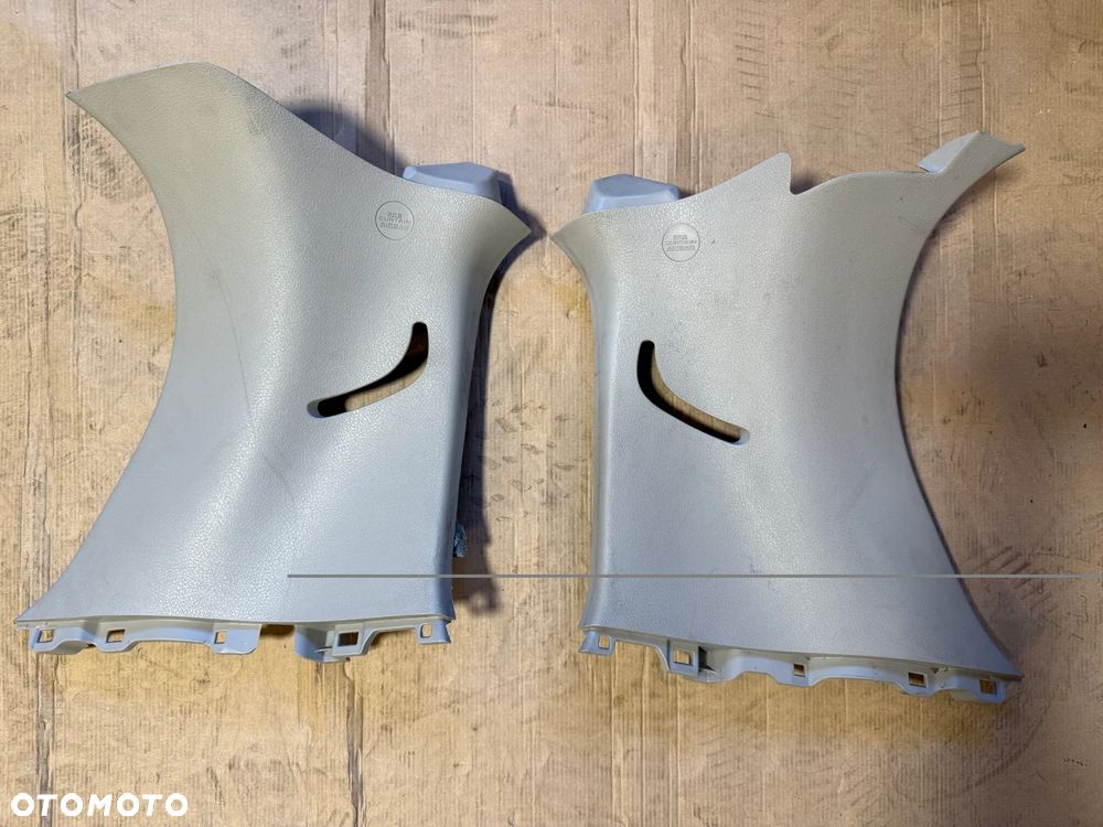 Osłona słupka tył 62472 prawa lewa Toyota Yaris III 1.5 hybryda OE - 1