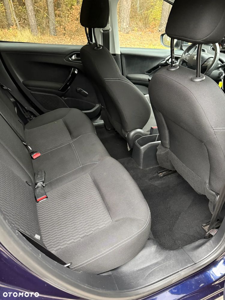 Peugeot 208 82 PureTech Style - 14