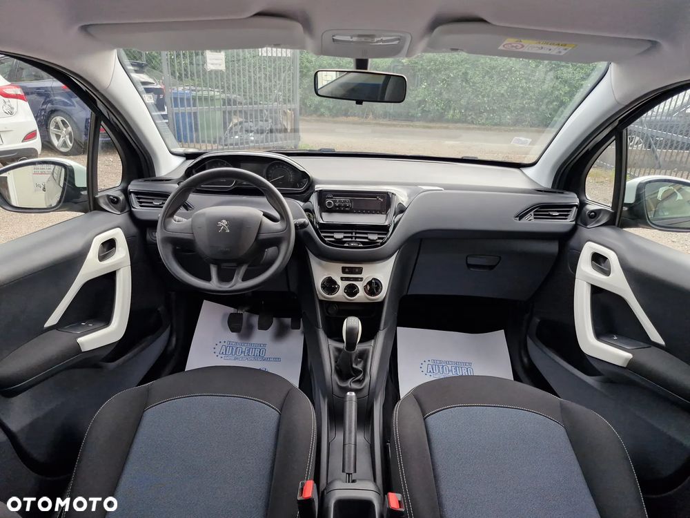 Peugeot 208 PureTech 82 Urban Move - 24
