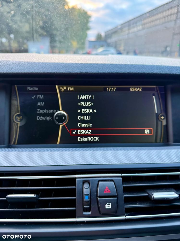BMW Seria 5 525d xDrive - 17