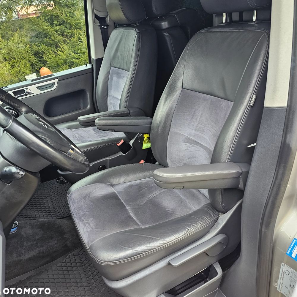 Volkswagen Multivan - 20