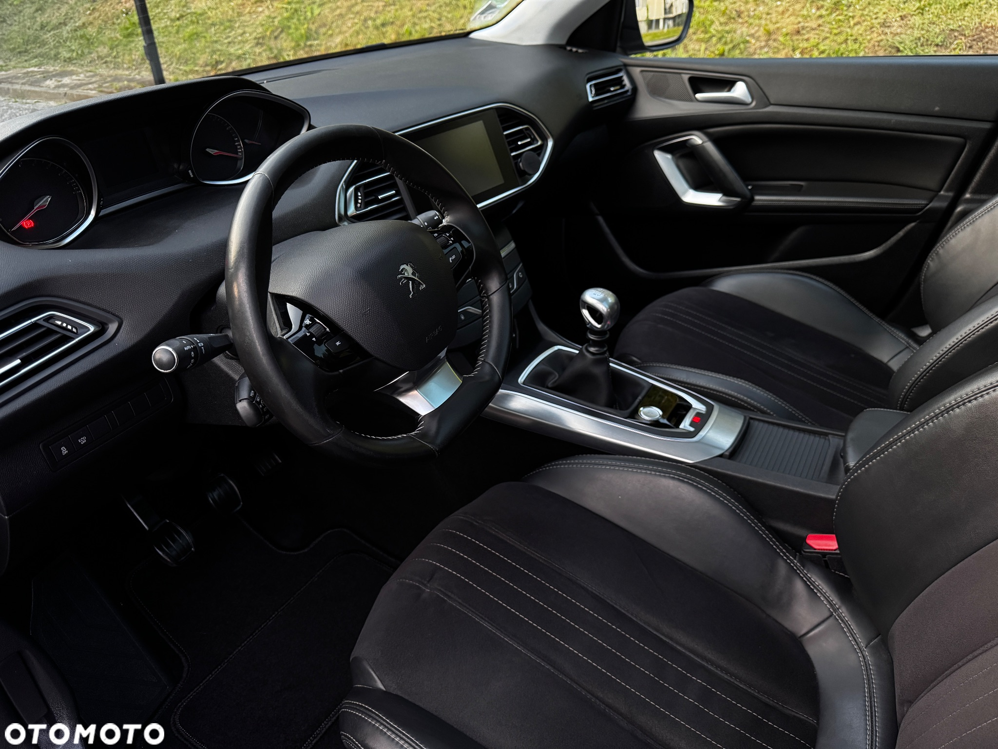 Peugeot 308 SW PureTech 130 Stop & Start Allure - 11