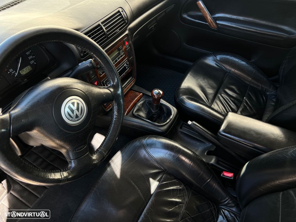 VW Passat 1.9 TDi Confortline - 19