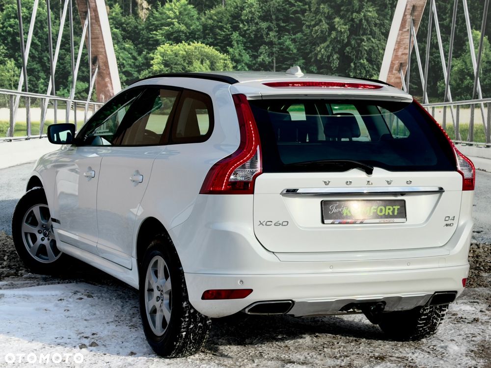 Volvo XC 60 D4 AWD Geartronic Summum - 4
