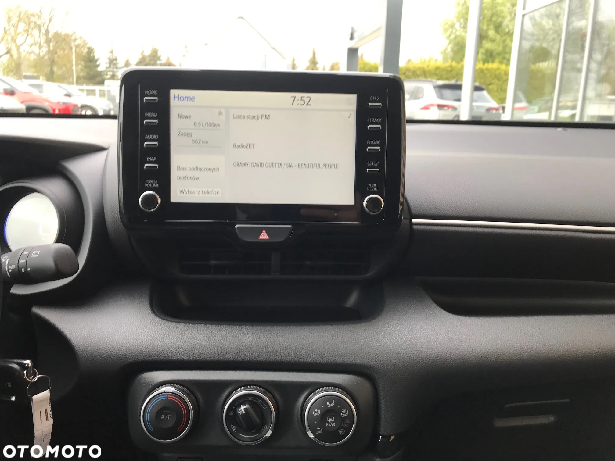 Toyota Yaris 1.5 Comfort CVT - 25