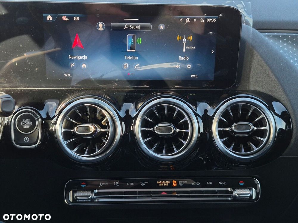 Mercedes-Benz GLA - 30