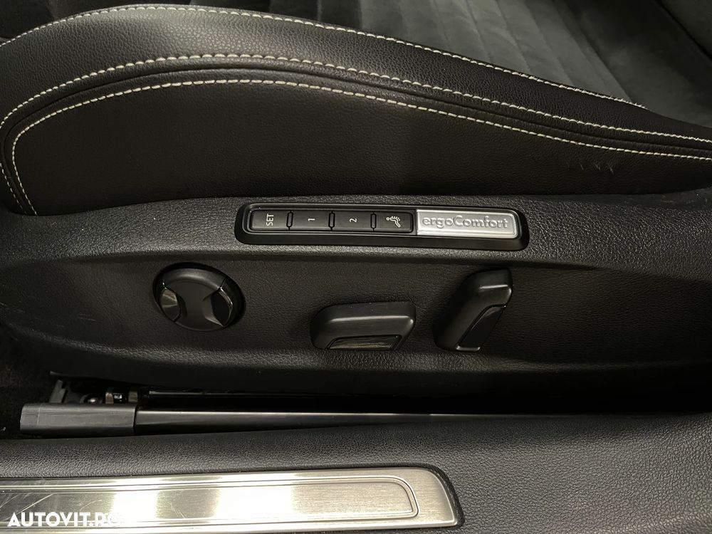 Volkswagen Passat 2.0 TDI DSG Highline - 24