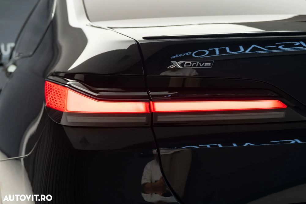 BMW Seria 7 750e xDrive AT PHEV - 33