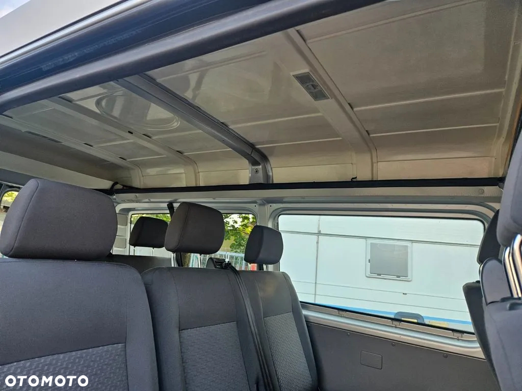 Volkswagen Transporter T5 TDI L2H2 - 10
