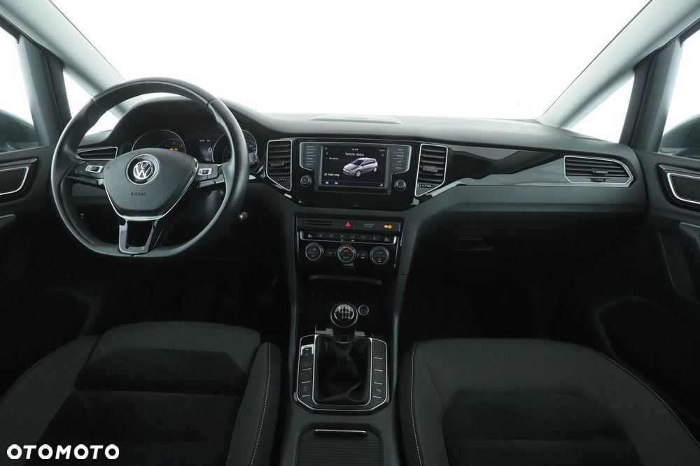 Volkswagen Golf - 23