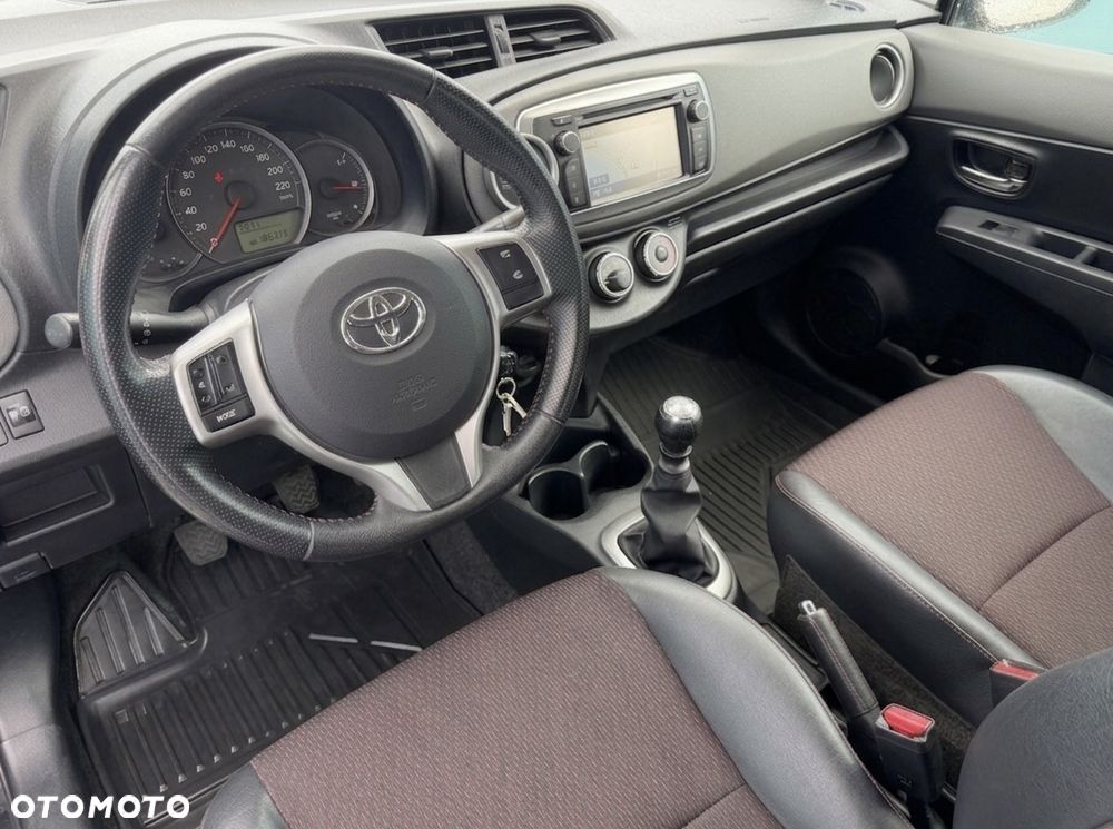 Toyota Yaris 1.4 D-4D Premium - 2