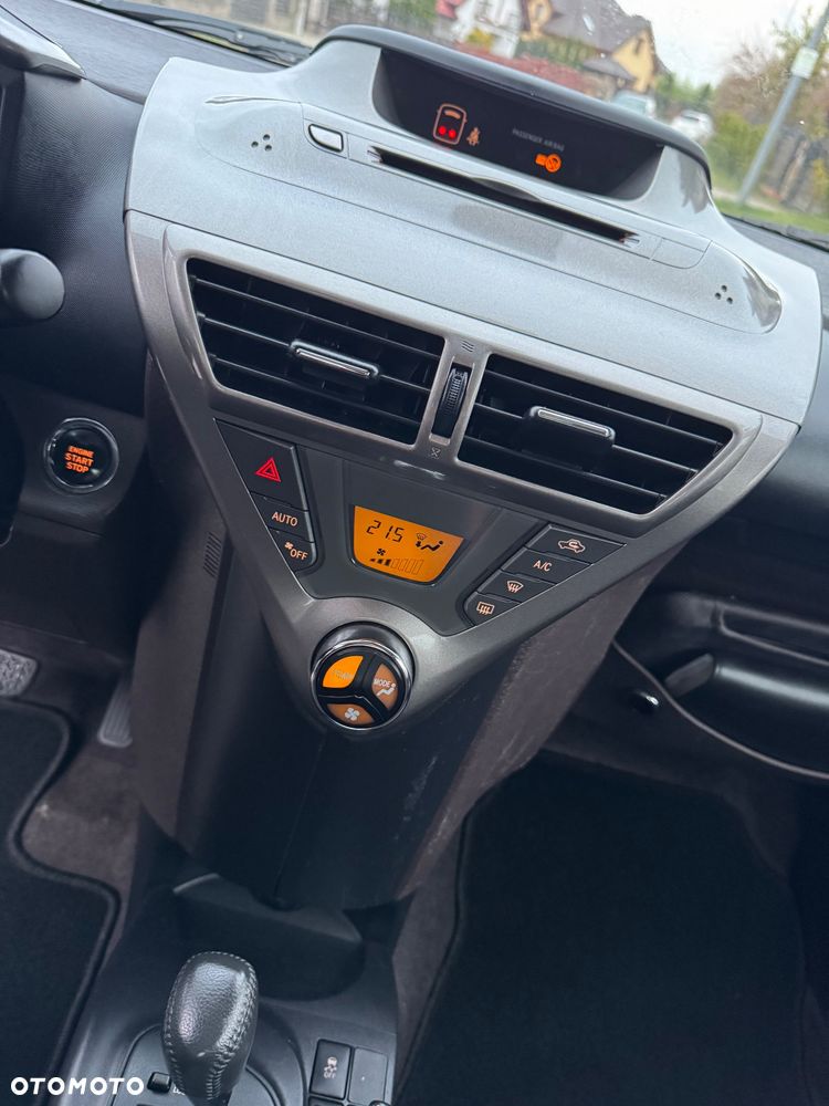 Toyota iQ 1.0 Multidrive + - 28
