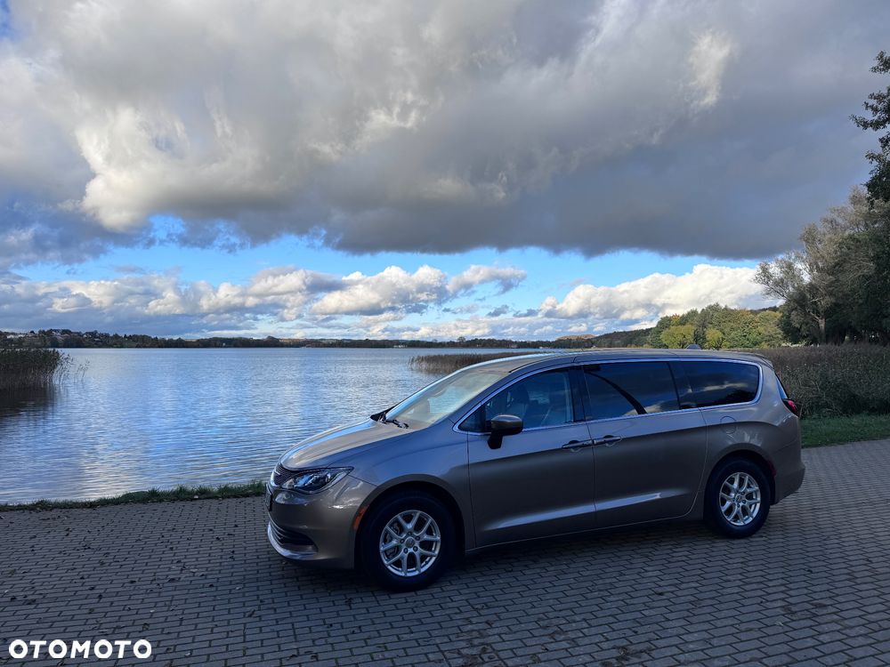 Chrysler Pacifica - 13