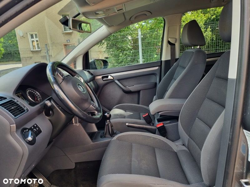 Volkswagen Touran 2.0 TDI Highline - 18