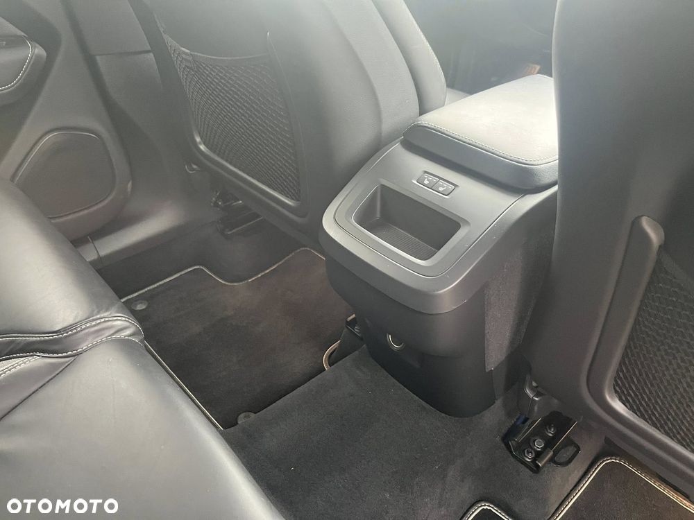 Volvo XC 60 D4 AWD Geartronic RDesign - 30