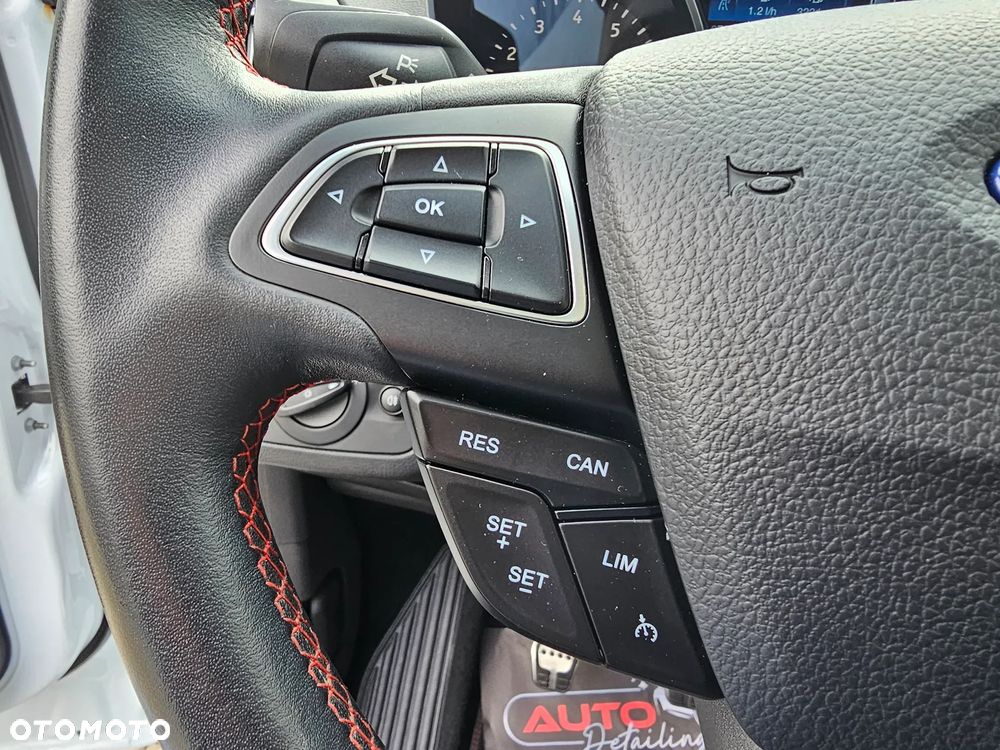 Ford Kuga 1.5 EcoBoost 2x4 ST-Line - 27