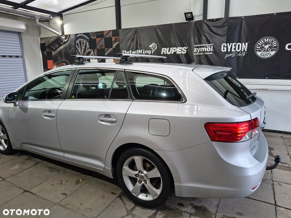 Toyota Avensis 1.8 Comfort - 7