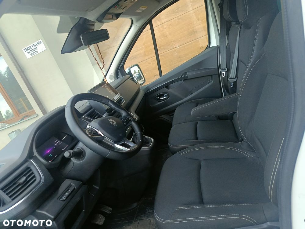 Renault Trafic - 12