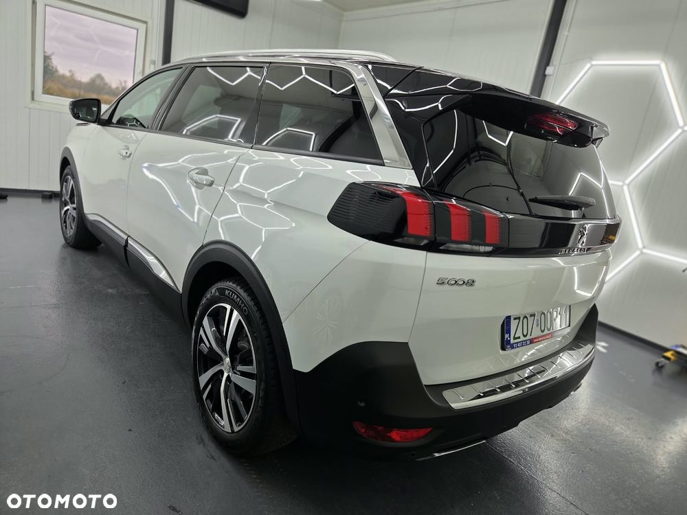 Peugeot 5008 2017 photo 2