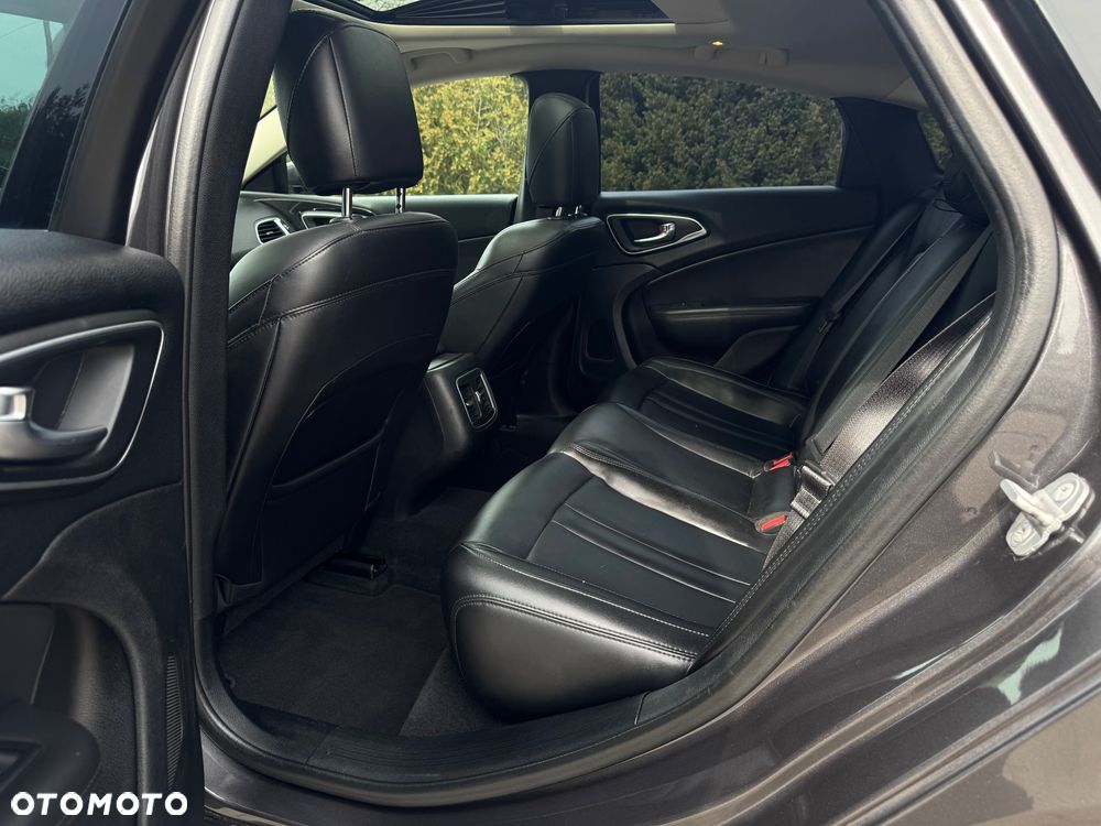 Chrysler 200 - 23