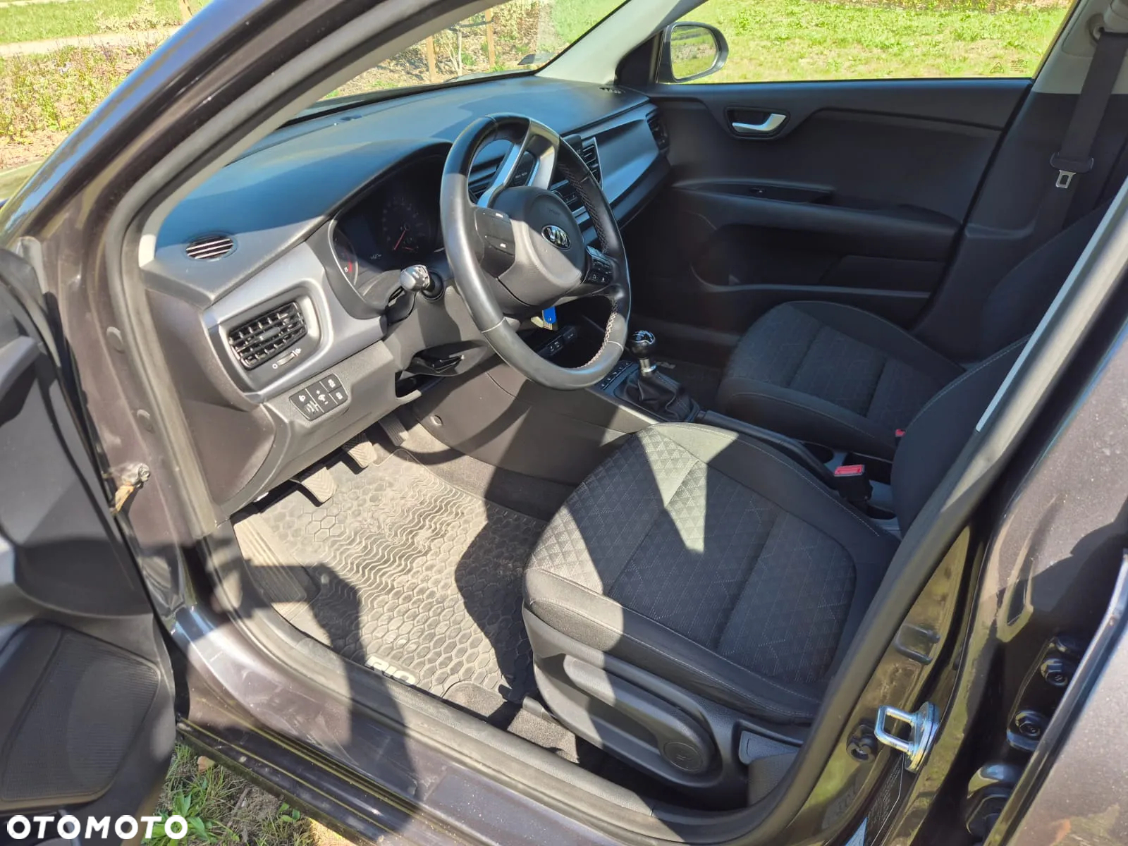 Kia Rio 1.2 L - 9