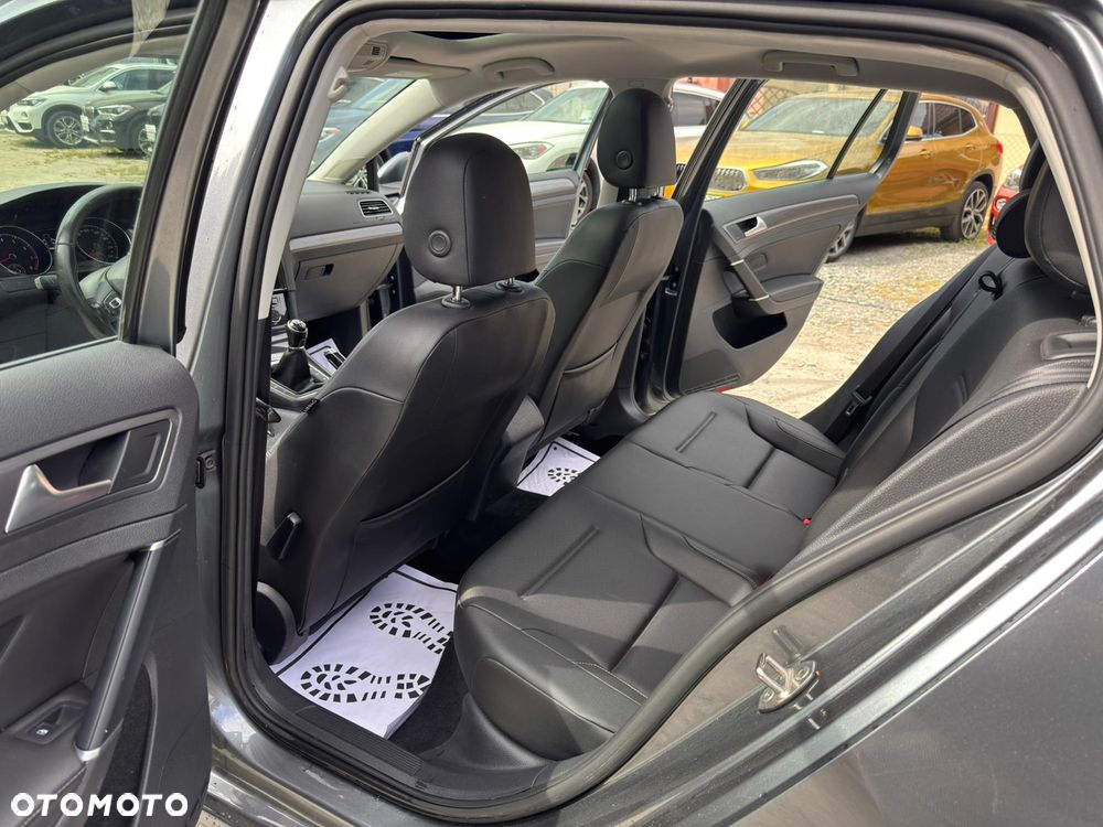 Volkswagen Golf - 18
