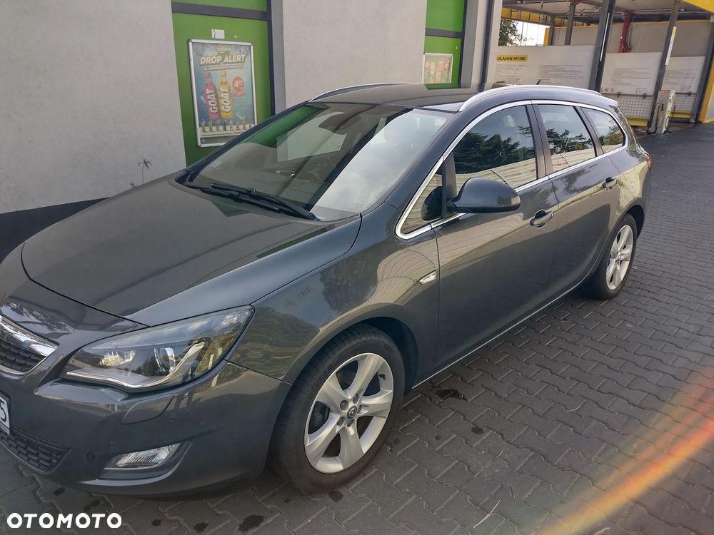 Opel Astra 1.4 T Cosmo - 2